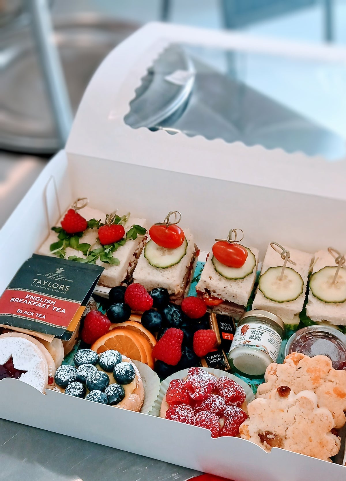 ,,High tea to go" boxes